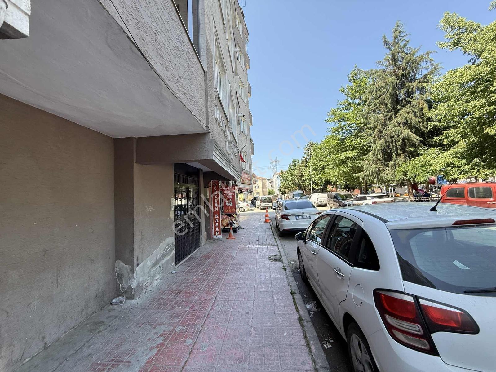 Akram'dan Geçit'de Cadde Üzeri Dükkan - Görsel 3