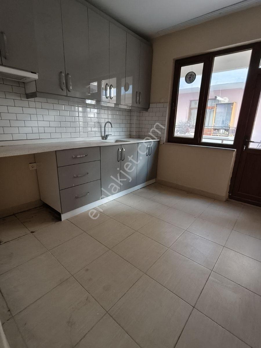 Kasaplar Mah. Tadilatlı 3+1 Daireler ( Nef / İzmir Yolu Arası)