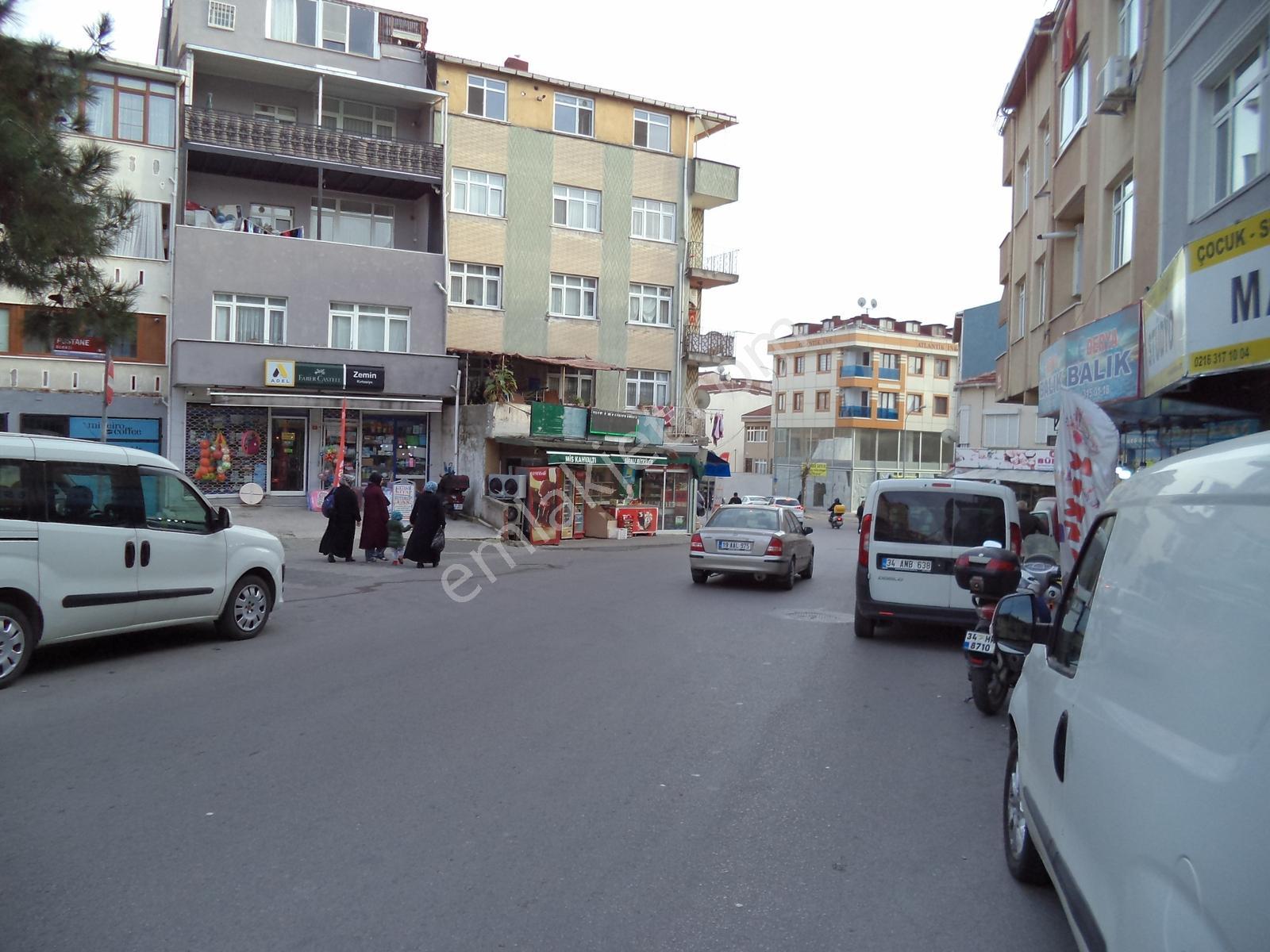 F-l Emlaktan Emaar Avm Libadiye Yakını 1+1 Genç Bina Çatı Katı - Görsel 4