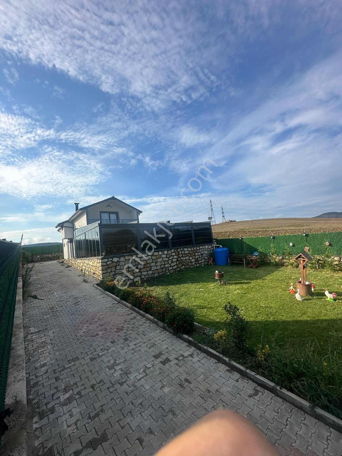 Fl Emlaktan Sevindikli Karagöllü De Kapalı Havuzlu Lüks Villa