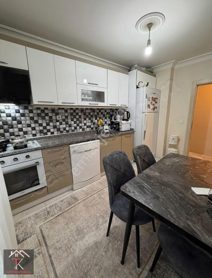 Çekmeköy'de Merkezi Konumda 90m² 2+1 Satılık Daire - Görsel 15