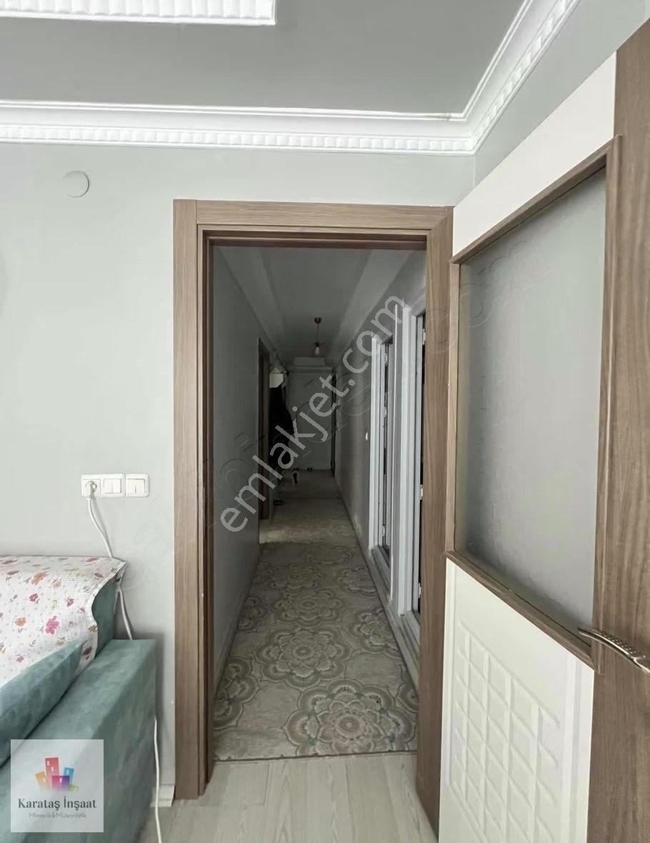 Karataş'tan Meydan'da Köşe Bina 2+1 Ön Cephe Yüksek Giriş Kat - Görsel 6