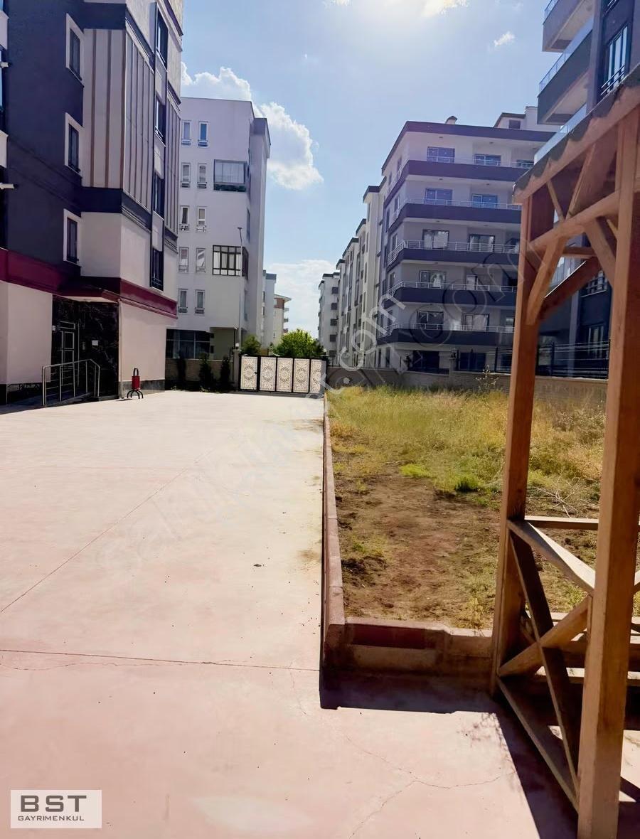Emirgazi Mh 3+1 135m2 Net Siteiçi Arakat K.otoparklı - Görsel 6