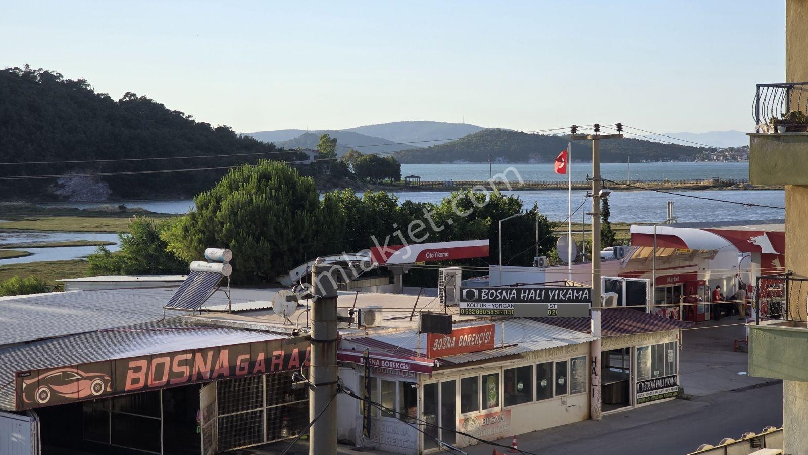 Ayvalık Sarımsaklı Merkez'de Satılık Geniş 3+1 Daire - Görsel 27