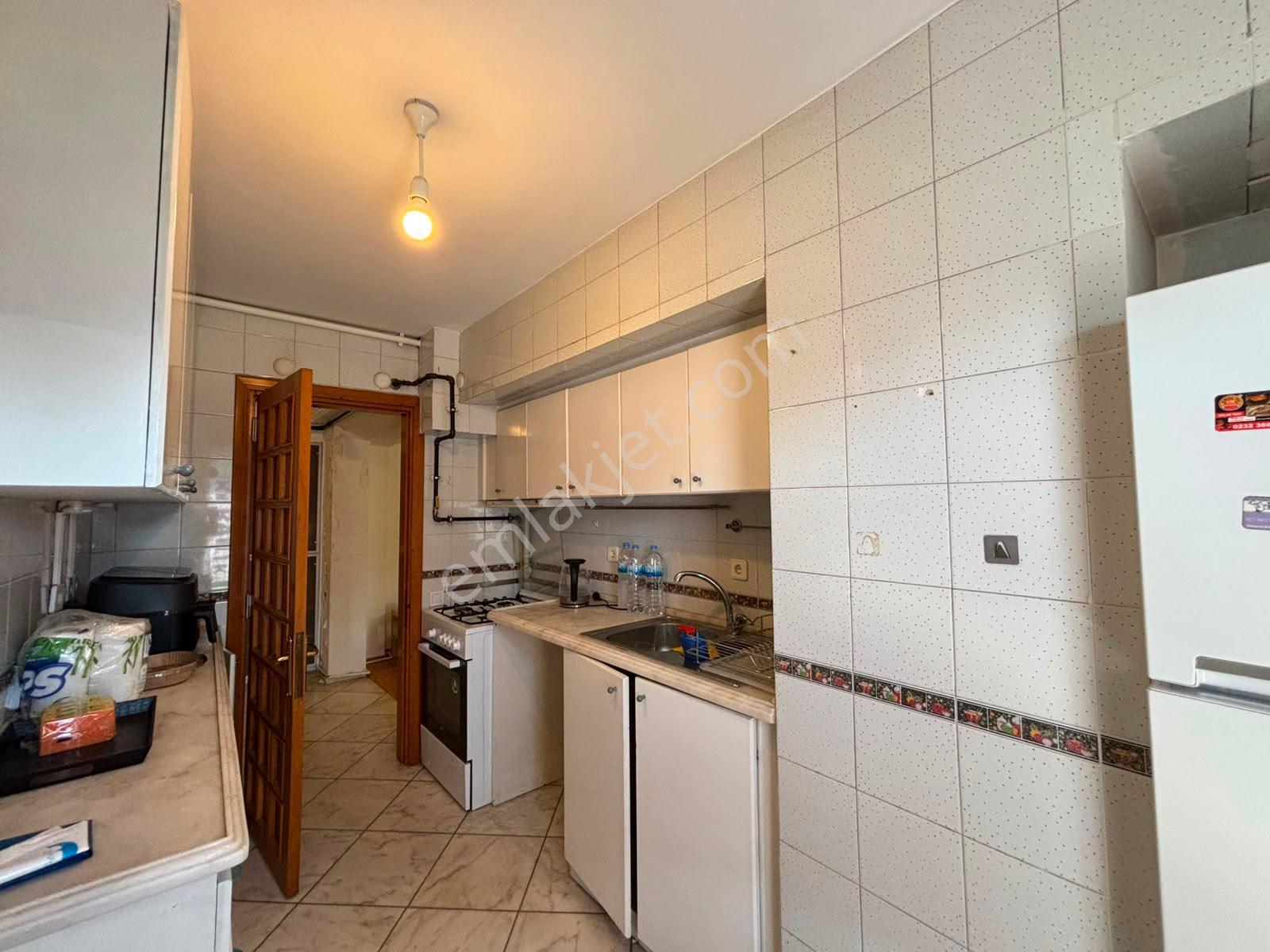 Alsancak Vasıf Çınar'da Köşe, Otoparklı 2.kat 1+1 Eşyalı Kiralık - Görsel 12