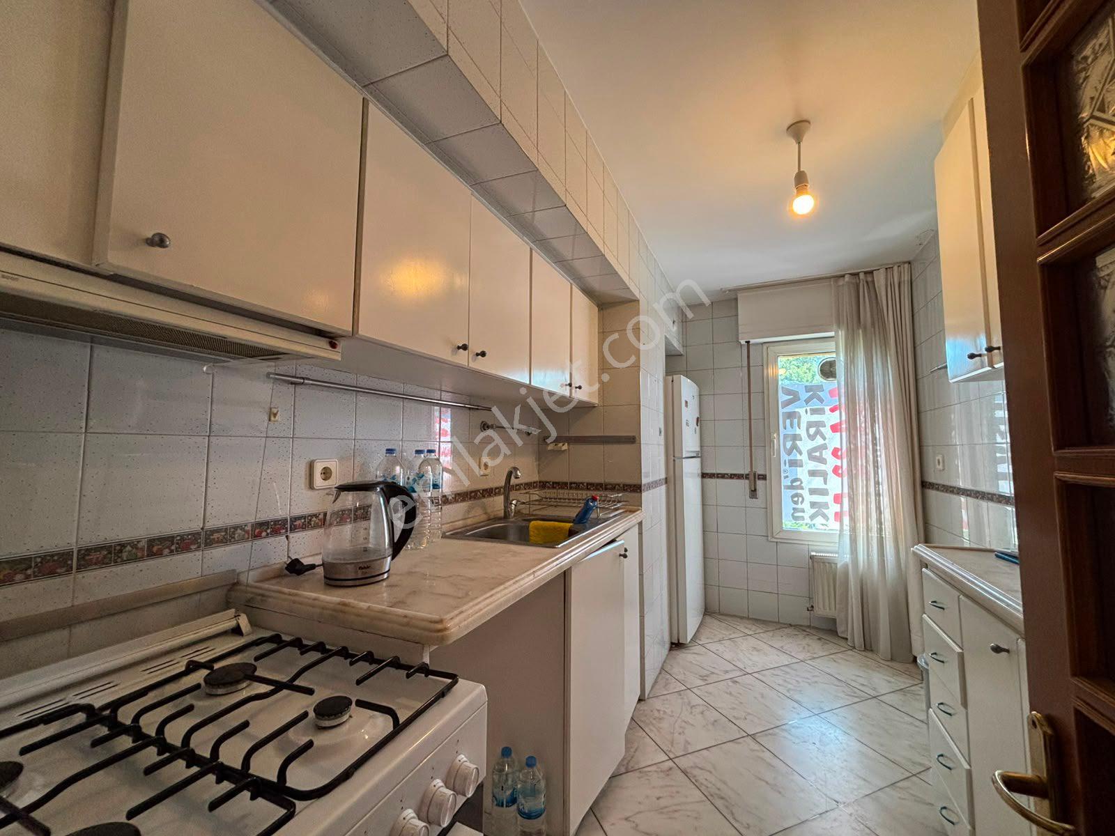 Alsancak Vasıf Çınar'da Köşe, Otoparklı 2.kat 1+1 Eşyalı Kiralık - Görsel 10