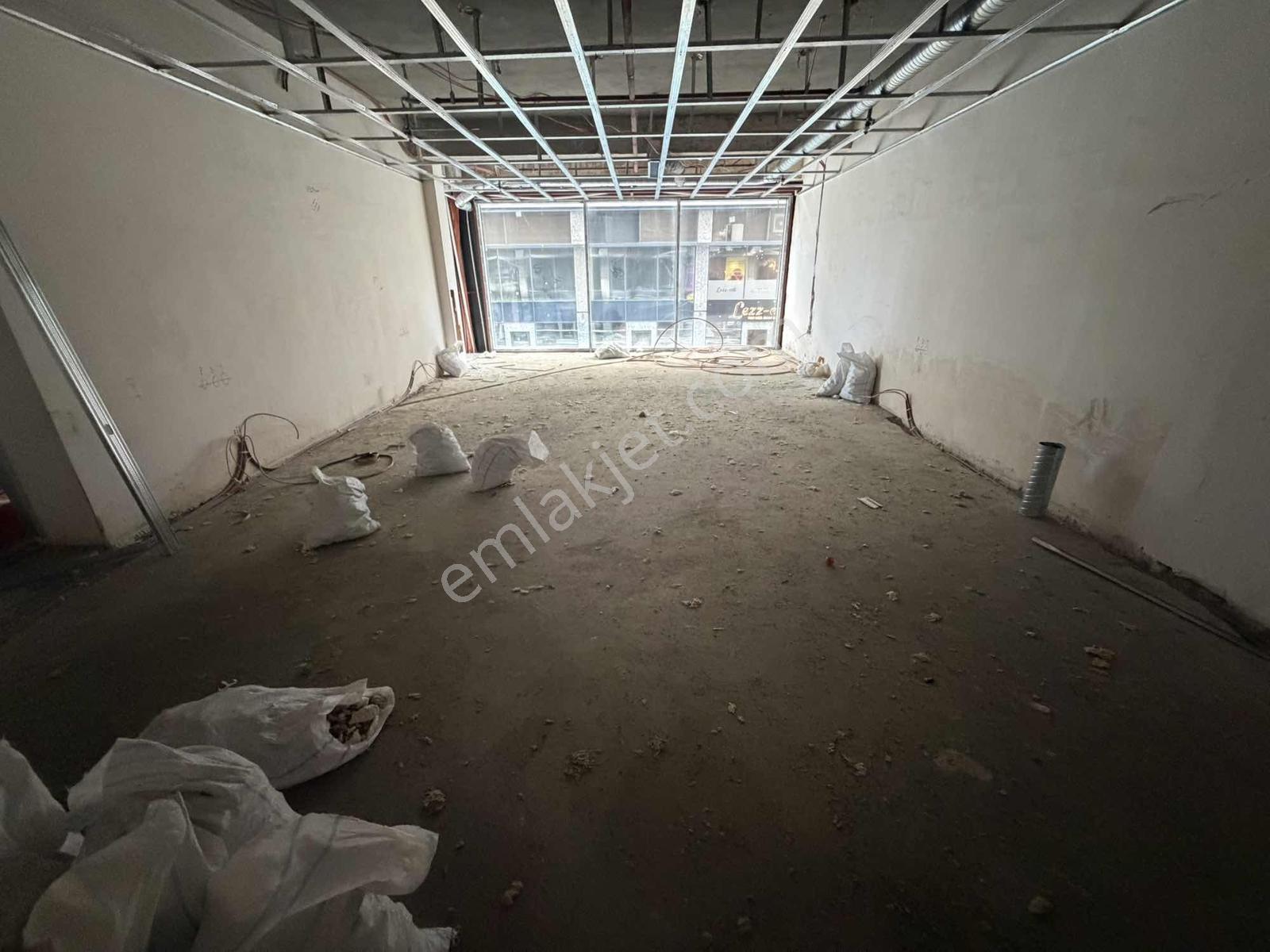 Tuzla Vema'da Meydan Katında Kiralık 186 M2 Asma Katlı Mağaza - Görsel 32