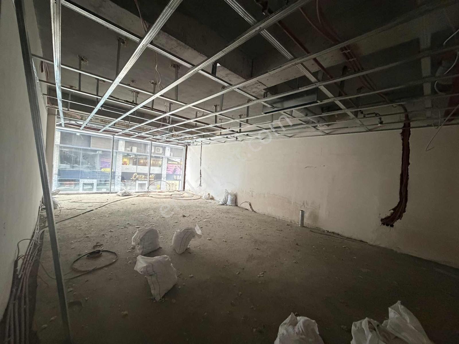 Tuzla Vema'da Meydan Katında Kiralık 186 M2 Asma Katlı Mağaza - Görsel 31