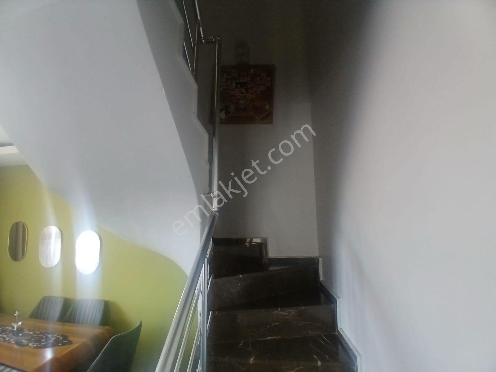 Aliağa Merkezde Satılık 220 M² 7 Yaşında Dubleks - Görsel 23