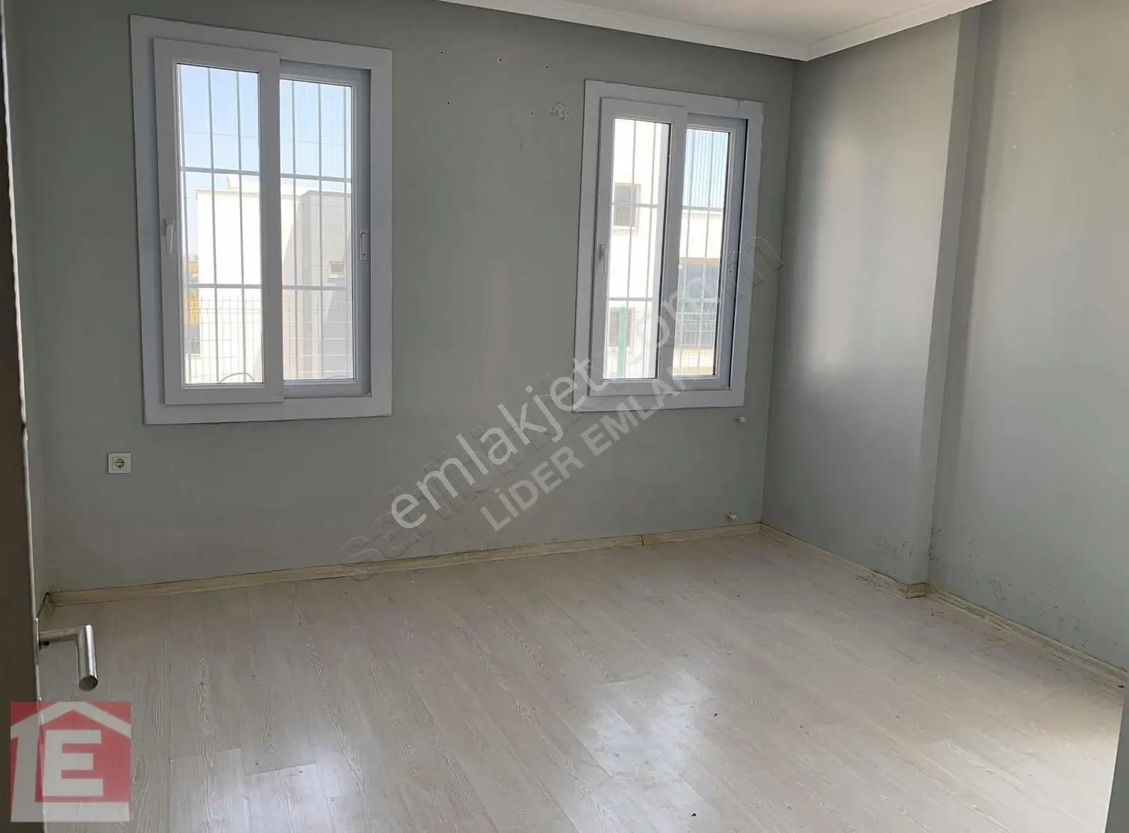 Lider'den Kiralık Site İçerisinde Güvenlikli Havuzlu Bahçe Katı - Görsel 3