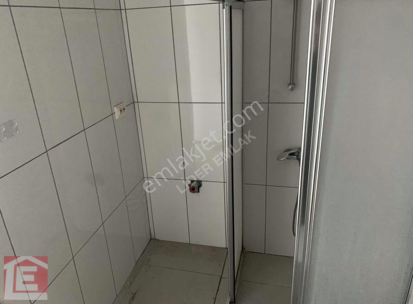 Lider'den Kiralık Site İçerisinde Güvenlikli Havuzlu Bahçe Katı - Görsel 13
