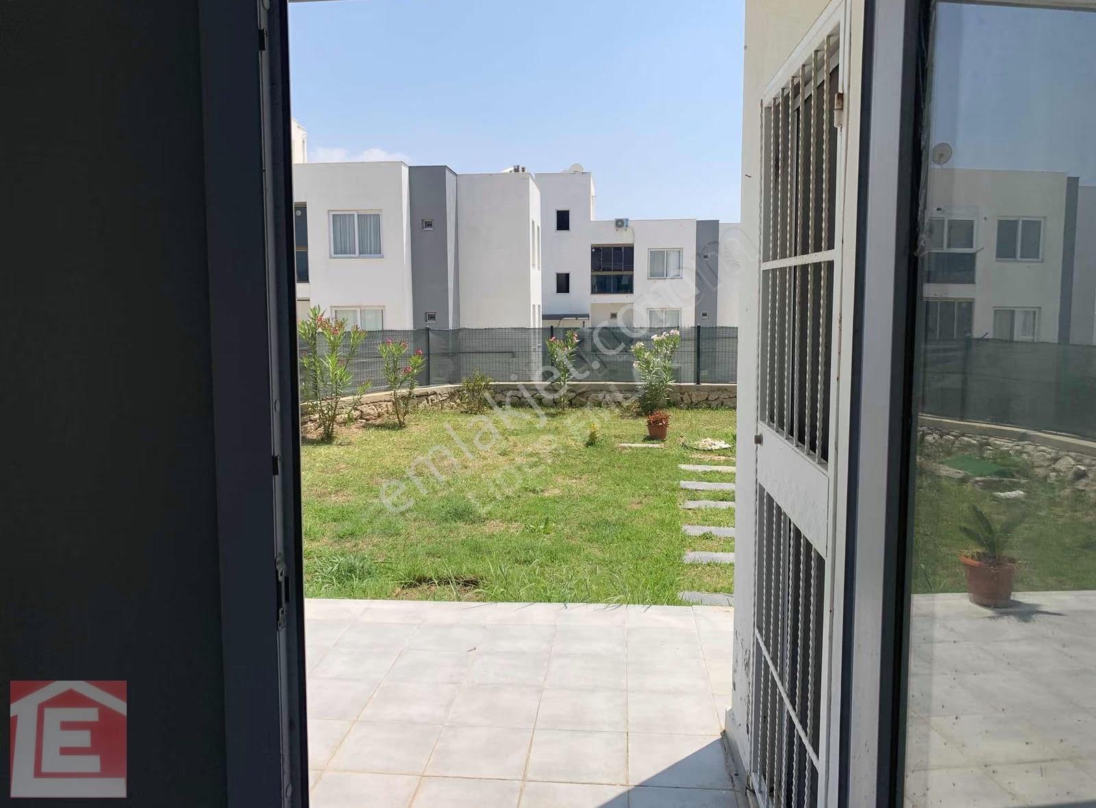 Lider'den Kiralık Site İçerisinde Güvenlikli Havuzlu Bahçe Katı - Görsel 14