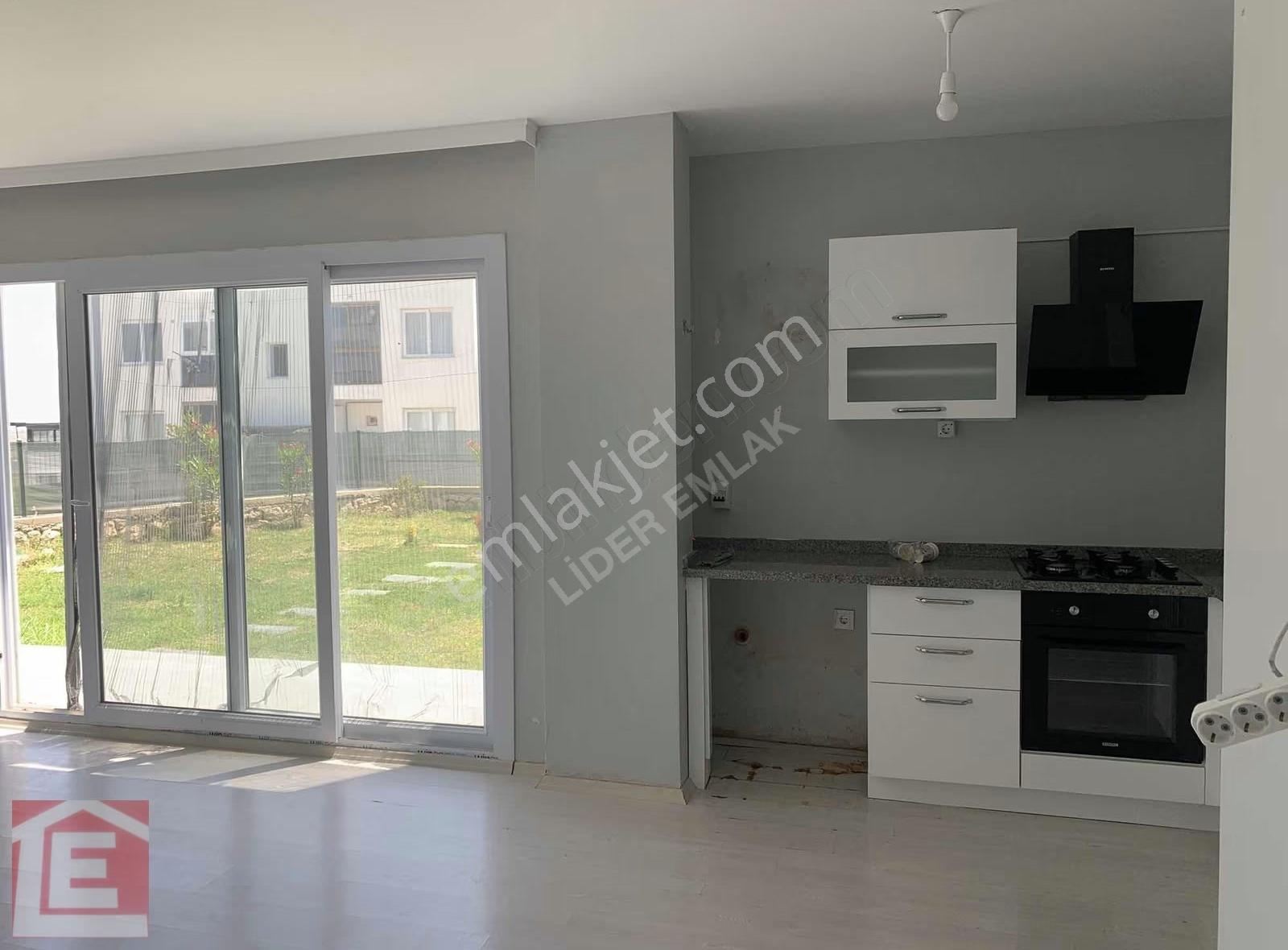 Lider'den Kiralık Site İçerisinde Güvenlikli Havuzlu Bahçe Katı - Görsel 16