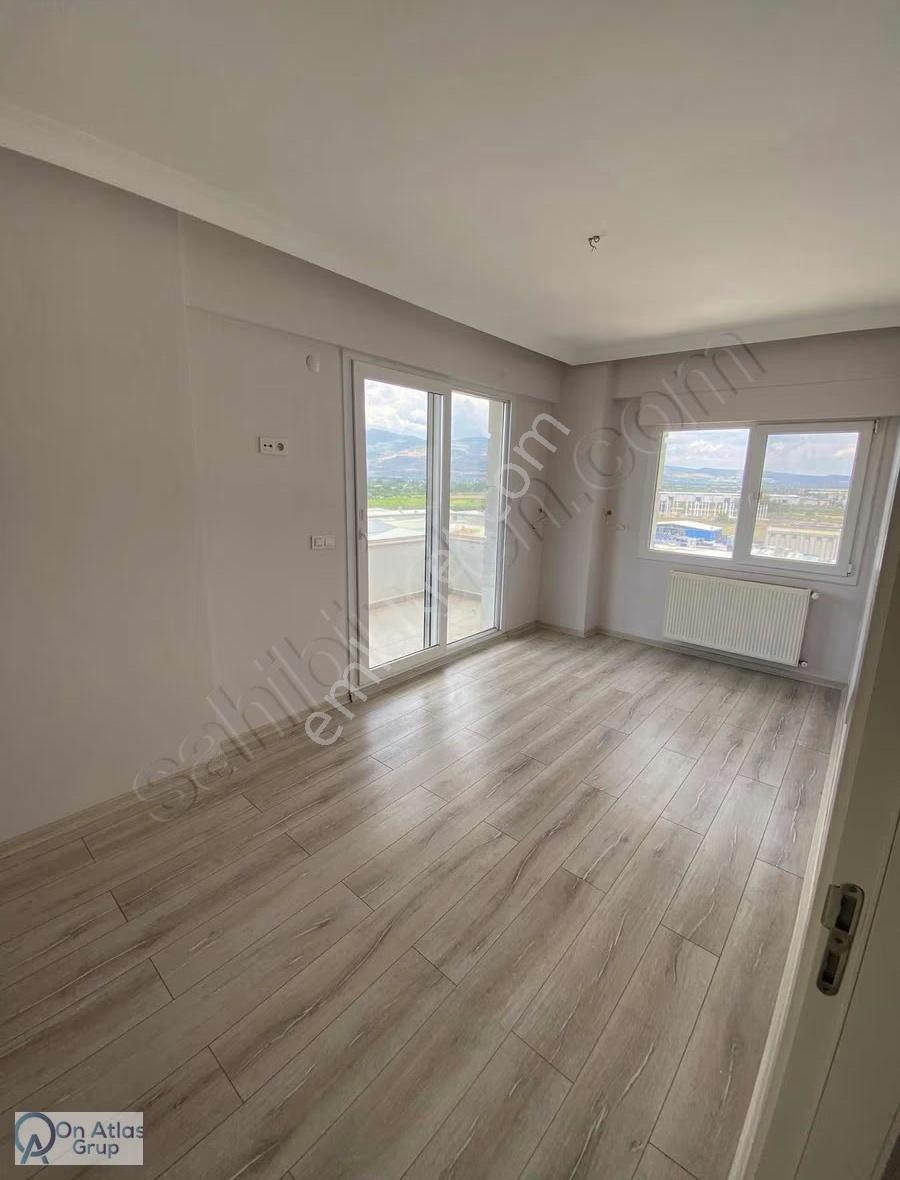 Menemen'de Havuzlu Site İçerisinde Geniş 2+1 Kiralık Daire - Görsel 11
