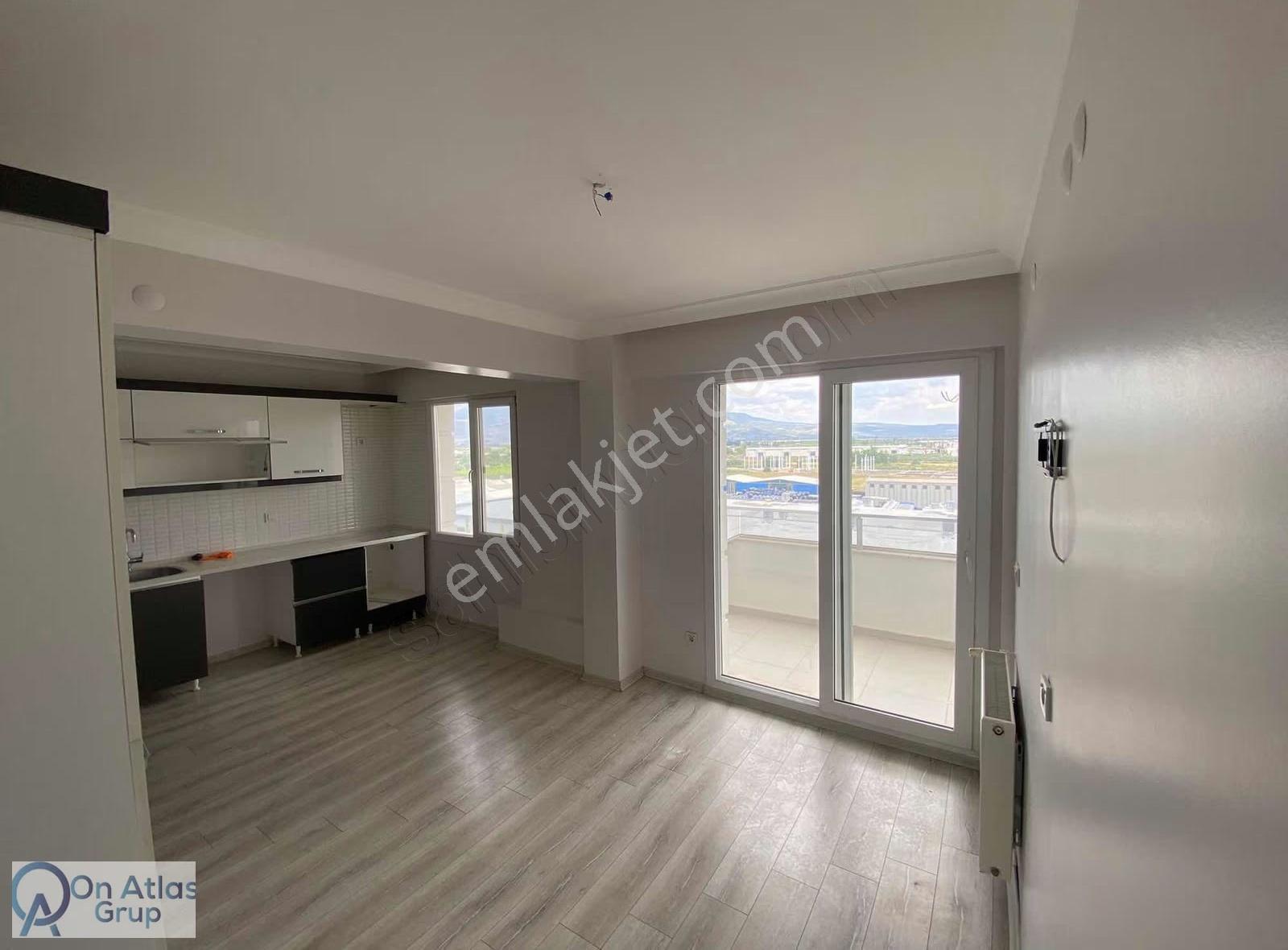 Menemen'de Havuzlu Site İçerisinde Geniş 2+1 Kiralık Daire - Görsel 6