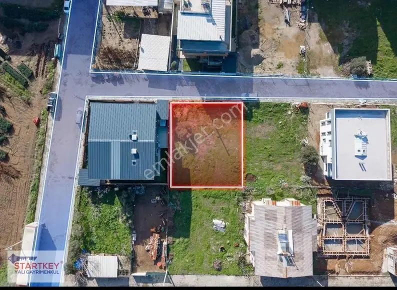 Kemalpaşa Örnekköyde Satılık Villa İmarlı Arsa