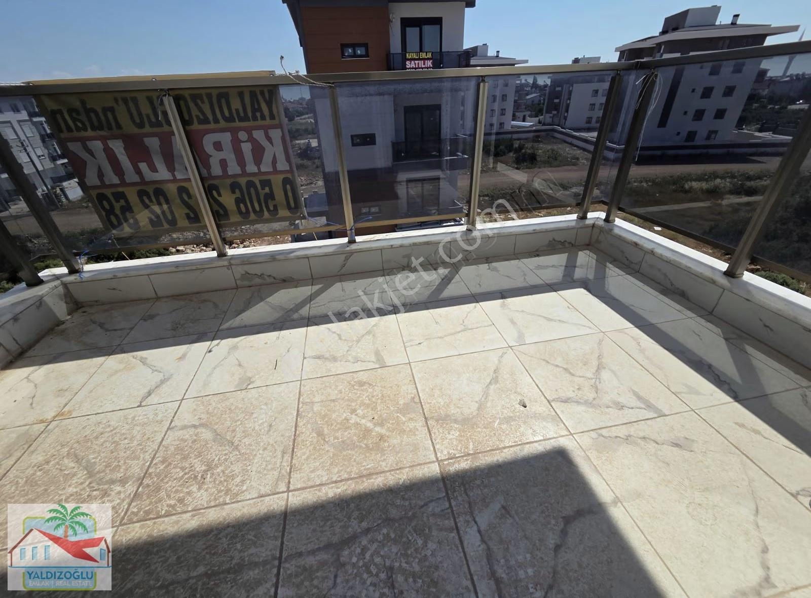 Pazara Yakın Kiralık 1+1 Arakat Asansörlü Daire - Görsel 9