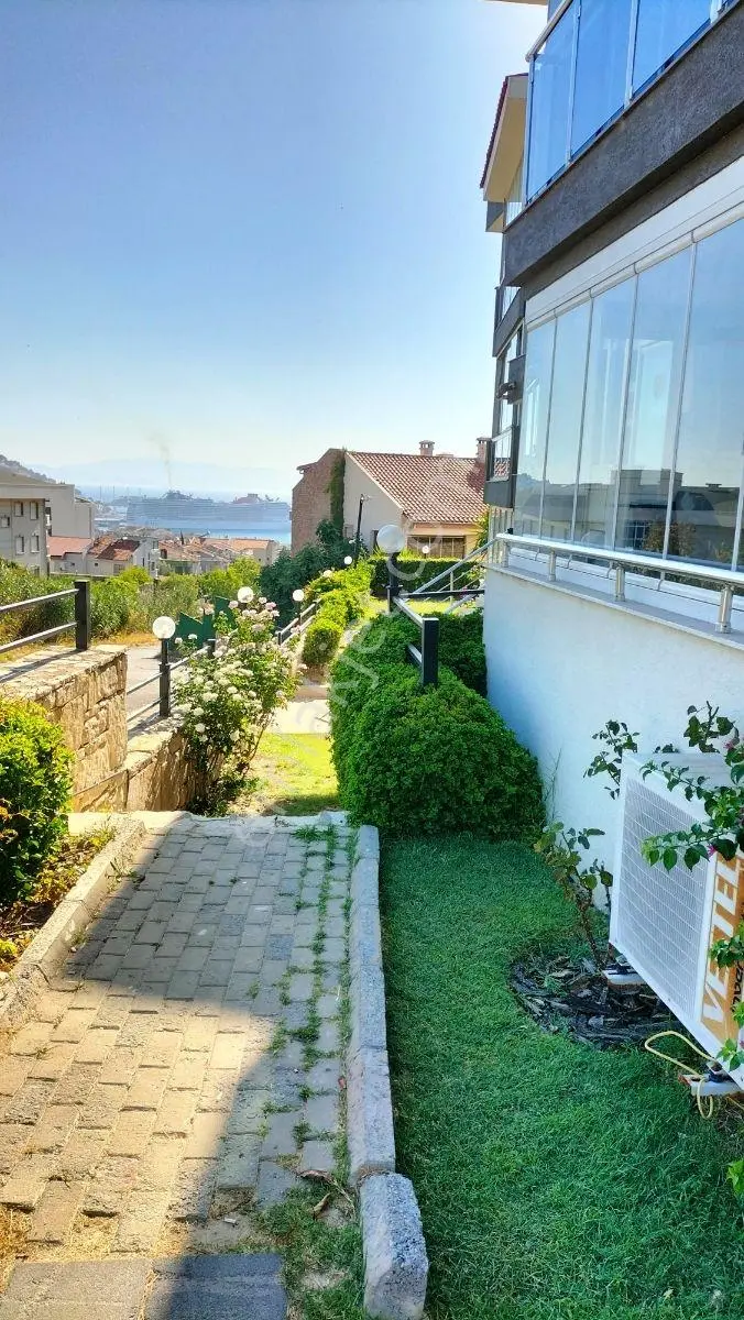 Aydın Kuşadası Türkmen Mahallesi'nde 2+1bahçe Katı Kiralık Daire