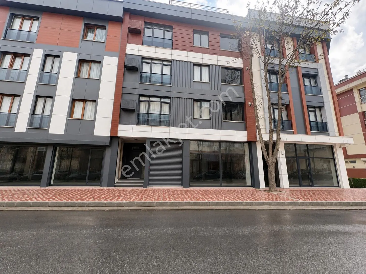 Mollateam Bayrampaşa Murat Mah Cemiyet Cad Satılık 270 Metrekare Dükkan - Görsel 2