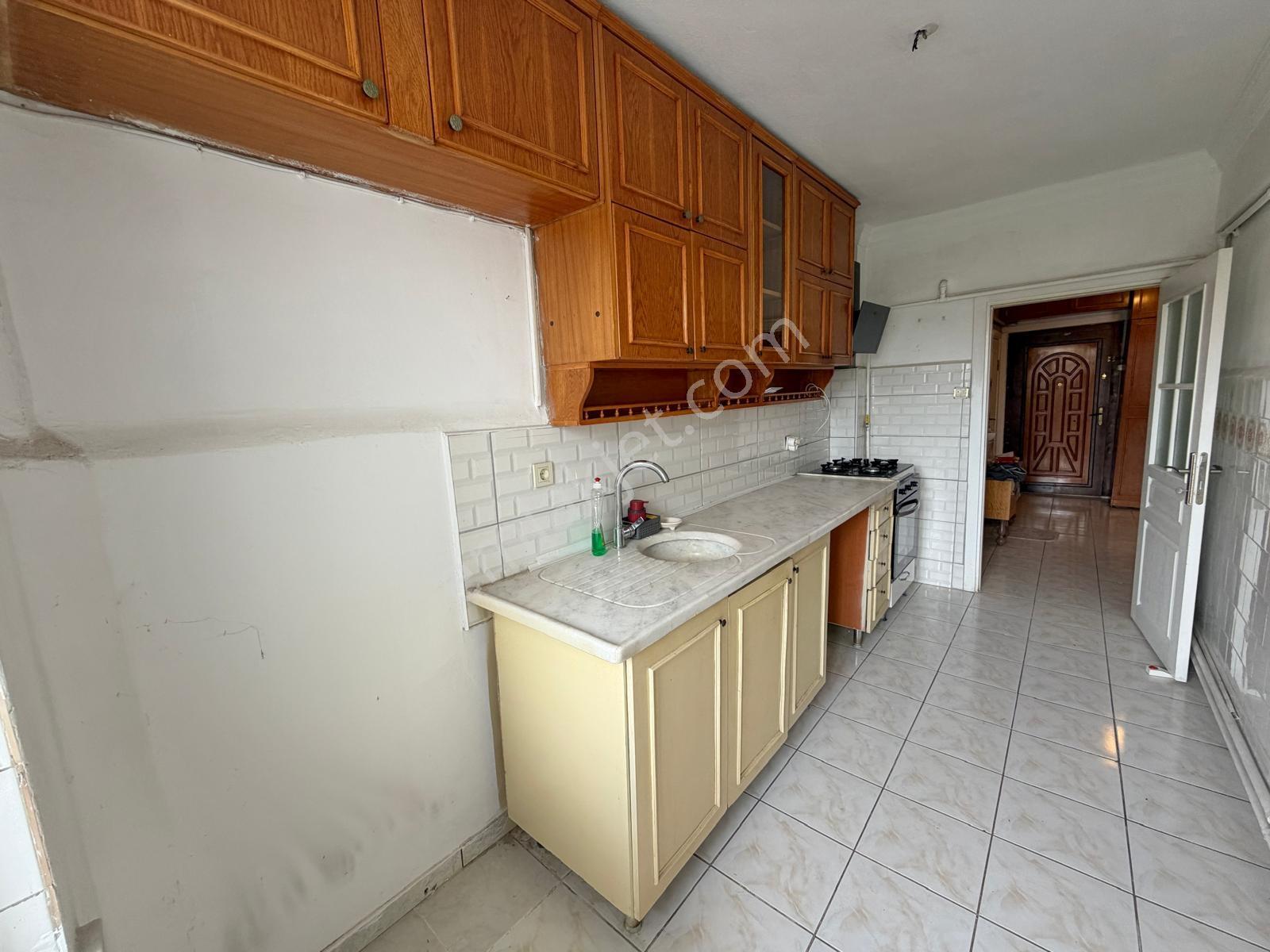 Gop Yakını Vedat Dalokay Paralelinde Ara Katta 3+1 Kiralık Daire - Görsel 2