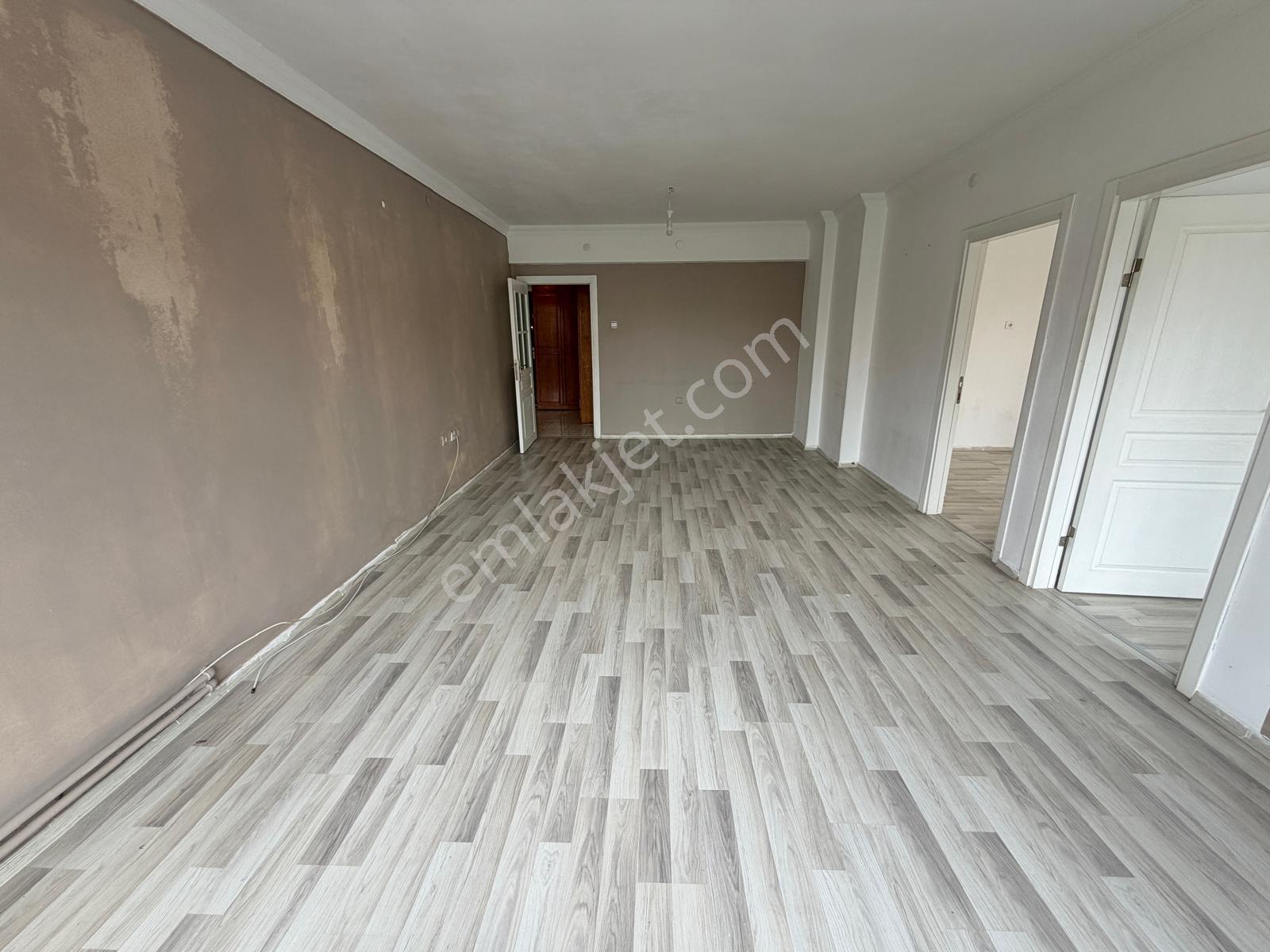 Gop Yakını Vedat Dalokay Paralelinde Ara Katta 3+1 Kiralık Daire - Görsel 7