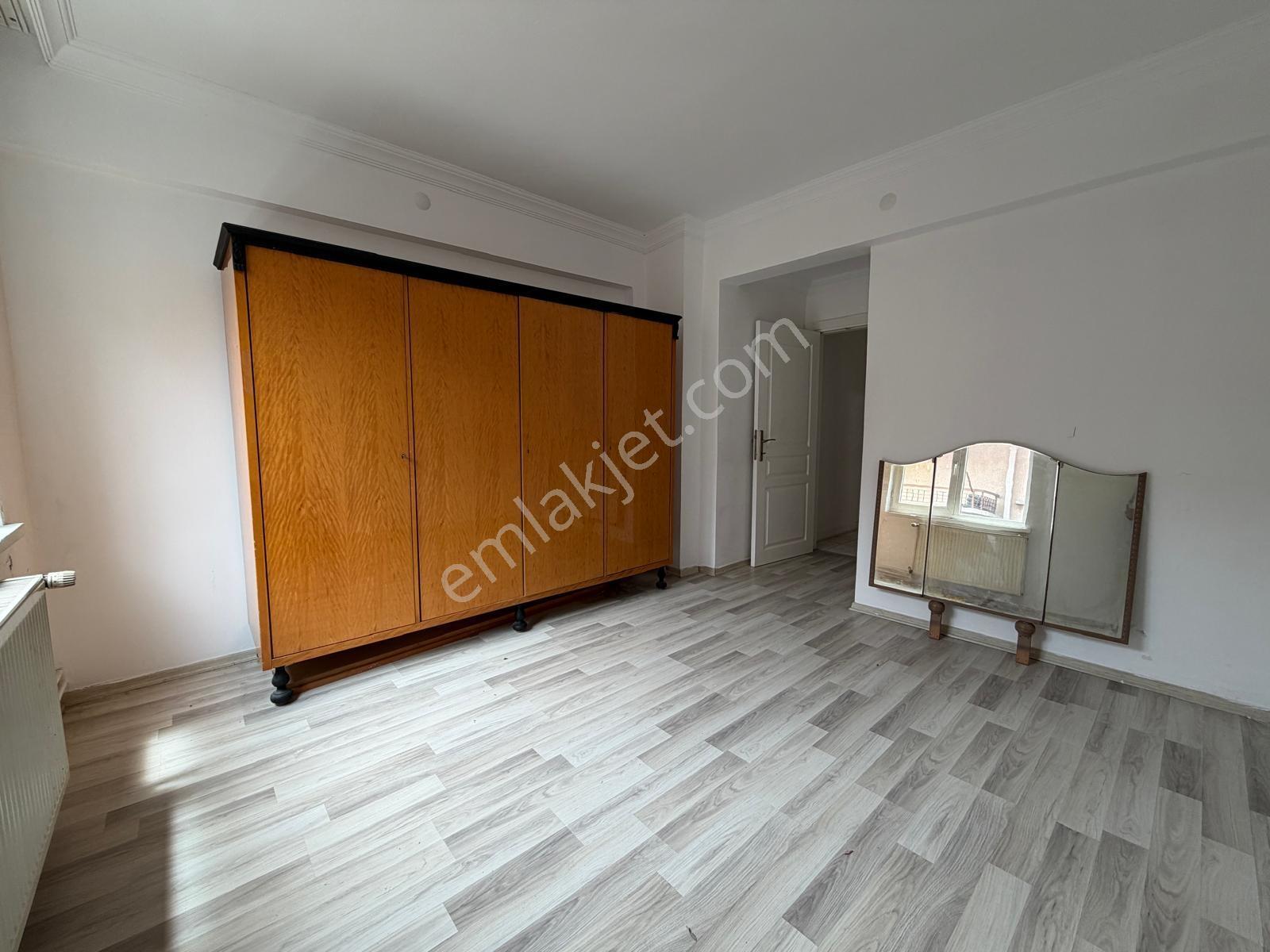 Gop Yakını Vedat Dalokay Paralelinde Ara Katta 3+1 Kiralık Daire - Görsel 24