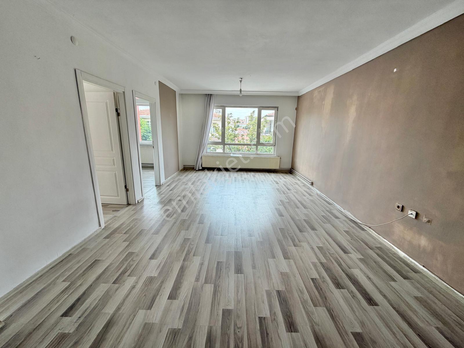 Gop Yakını Vedat Dalokay Paralelinde Ara Katta 3+1 Kiralık Daire - Görsel 4