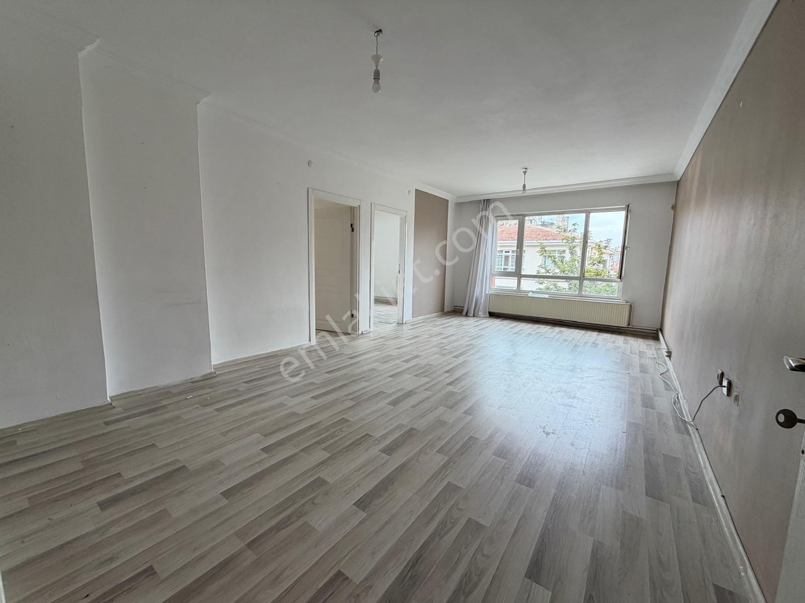Gop Yakını Vedat Dalokay Paralelinde Ara Katta 3+1 Kiralık Daire - Görsel 3