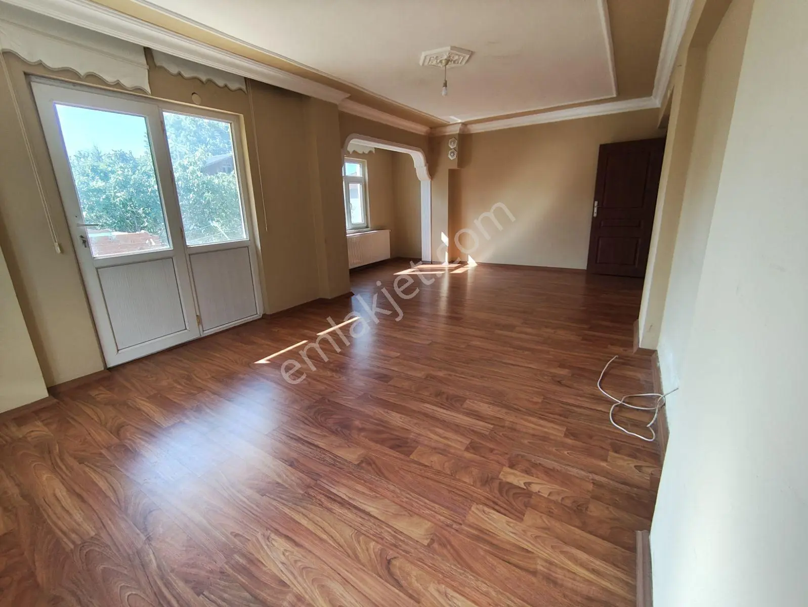 Karasu Merkezde Ayrı Mutfak Geniş Kiralık Daire - Görsel 5