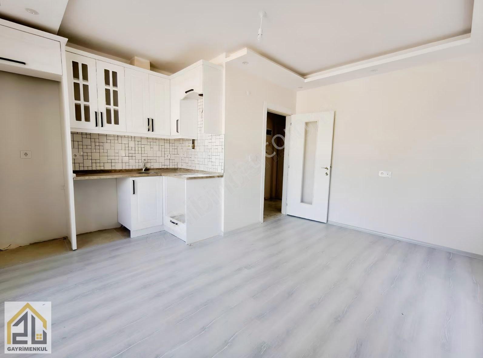 Zu Gayrimenkul Den Pazar Yeri Yakını 2+1 Sıfır Daire