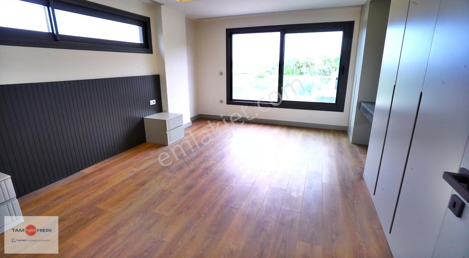 Güzelbahçe Yalı Mahallesi'nde Özenle Tasarlanmış Villa... - Görsel 4