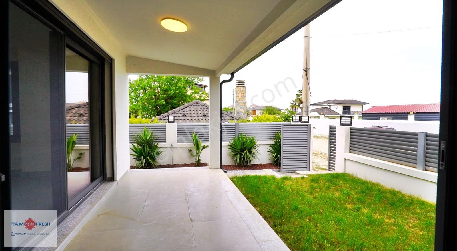 Güzelbahçe Yalı Mahallesi'nde Özenle Tasarlanmış Villa... - Görsel 17