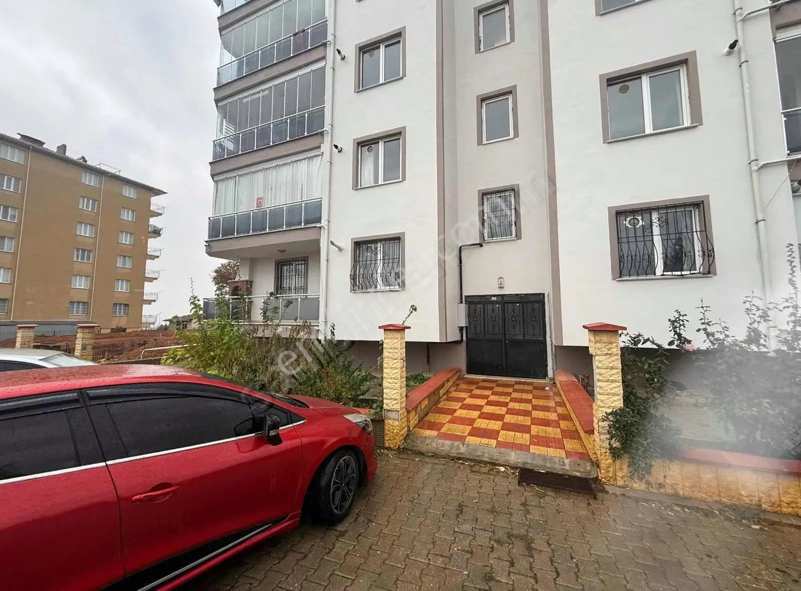 Banaz Dilekmh 140m2 1.kat 3+1 Geniş Daire