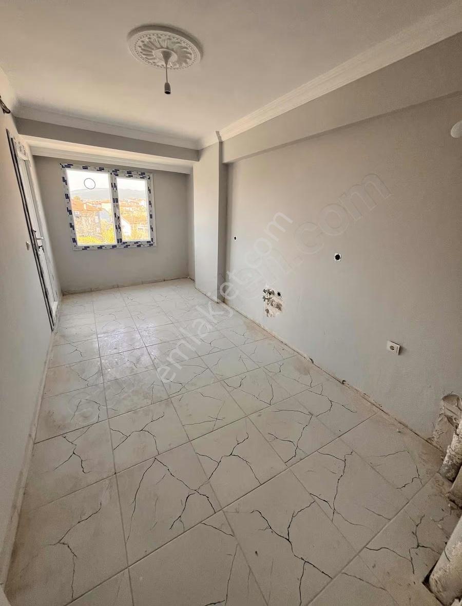 Banaz 31 Ağustos Mh Yolüzeri 110m2 2+1 4.kat Daire - Görsel 3