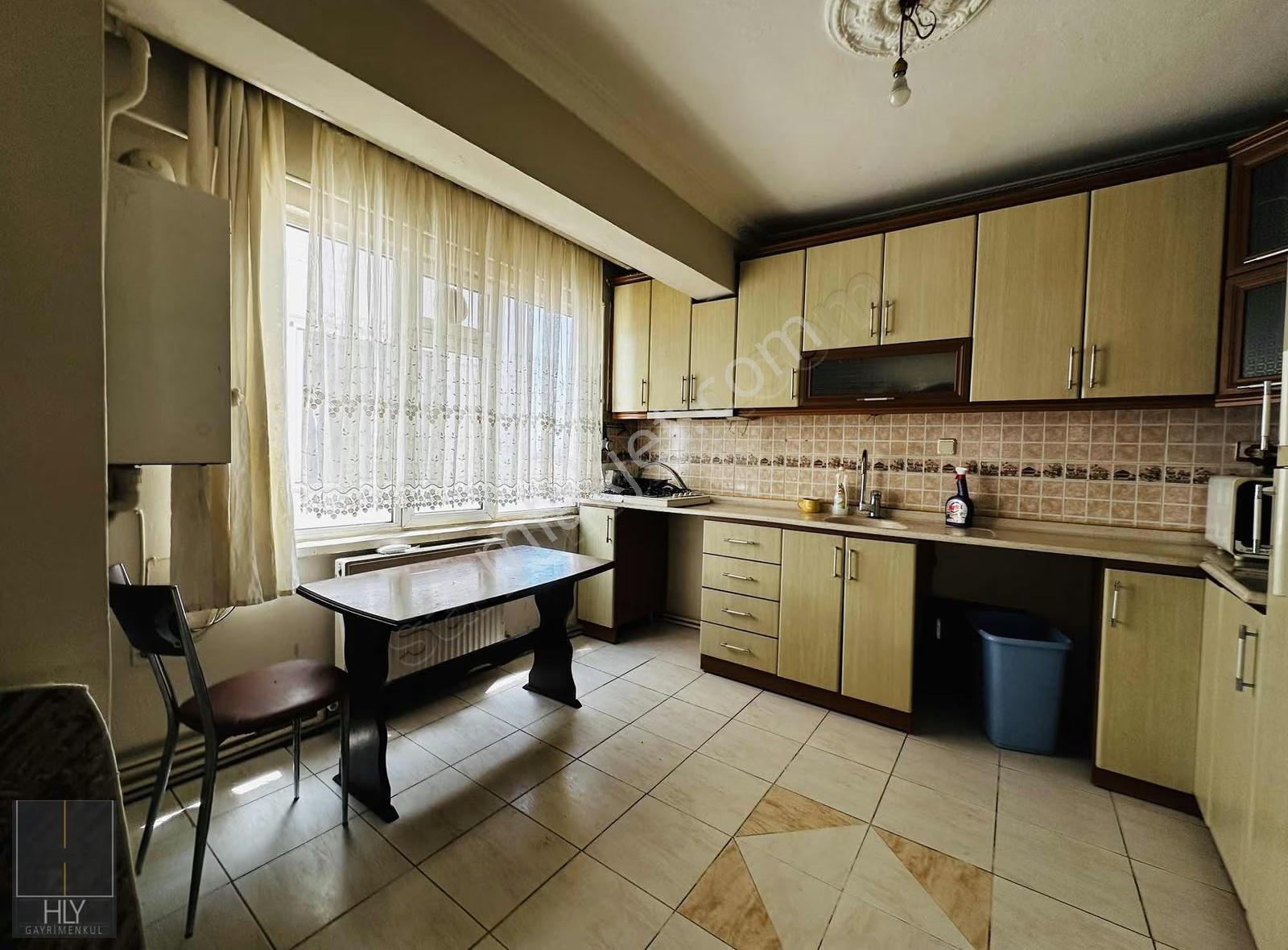 Hly'den Çarşı Merkezde Kiralık 3+1 Daire - Görsel 6