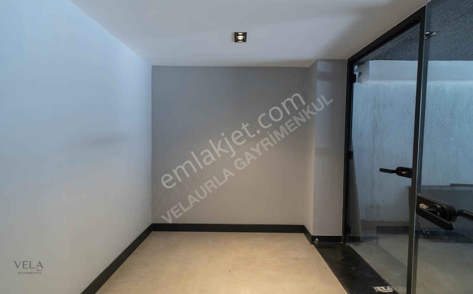 Urla İskele Deniz Manzaralı Sonsuzluk Havuzlu Kiralık 4+1 - Görsel 11