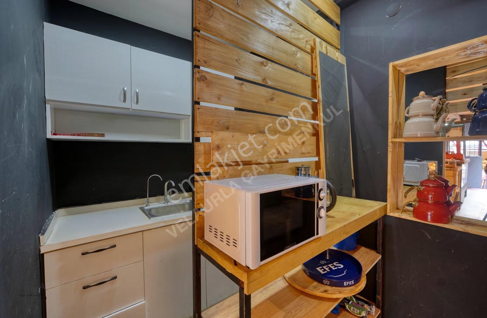 Urla İskele'de Devren Kiralık 35m² Hazır Dükkan - Görsel 15