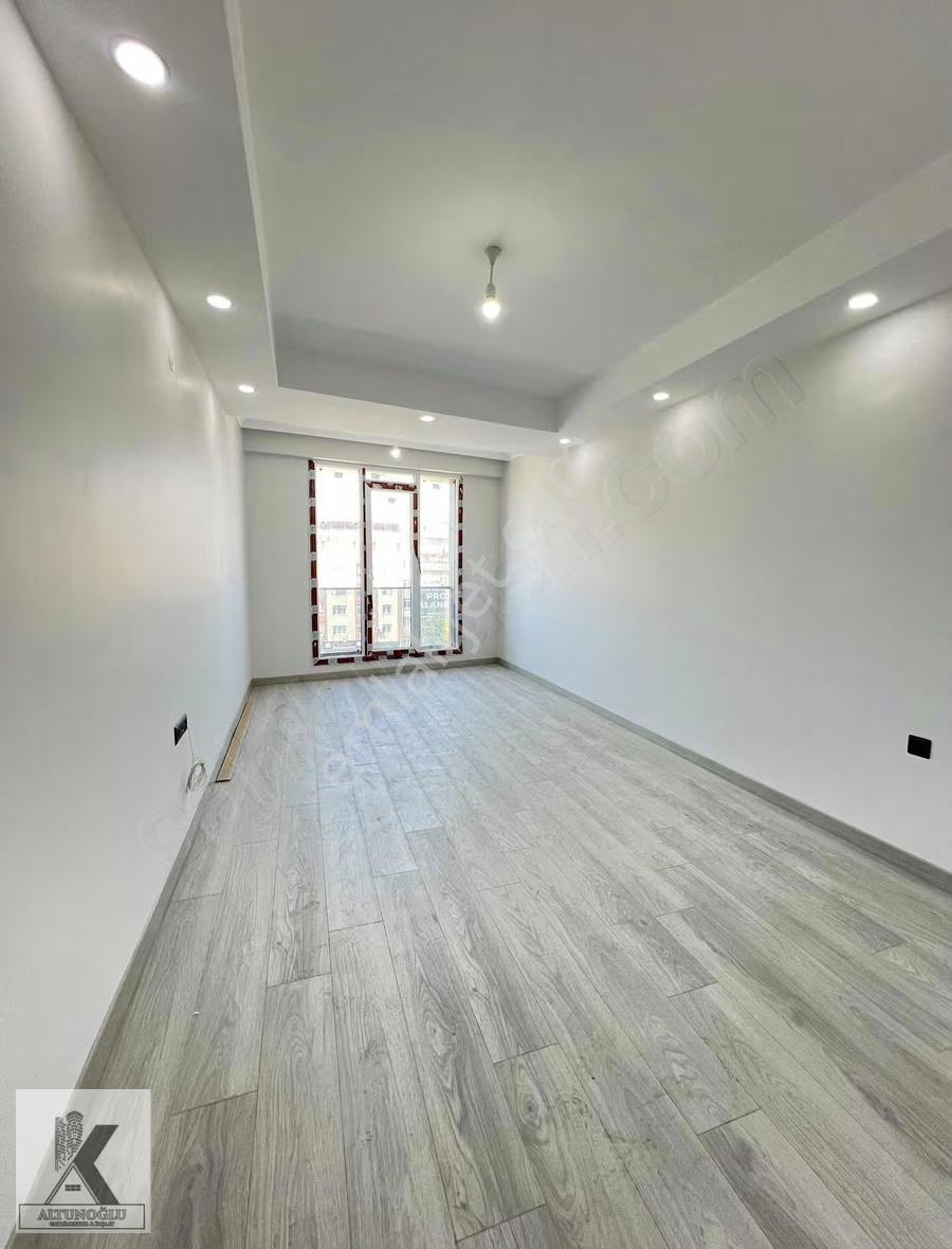 Altunoğlu"ndan E-5 Metrobüse 2 Dakika Sıfır 2+1 95m2 Ara Kat - Görsel 6
