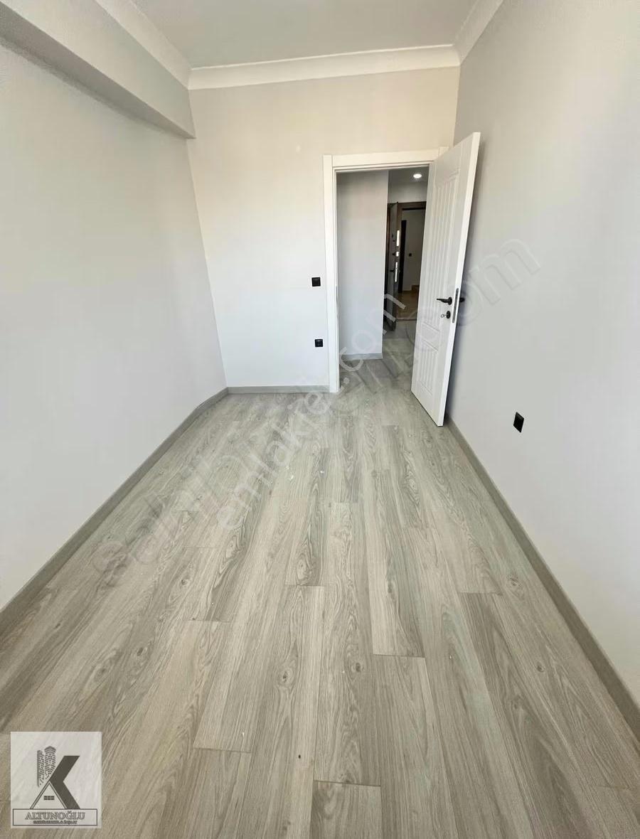 Altunoğlu"ndan E-5 Metrobüse 2 Dakika Sıfır 2+1 95m2 Ara Kat - Görsel 4