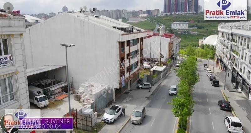 Adnan Kahveci Cadesi Üzerinden'de Satılık 350 M2 İş Yeri