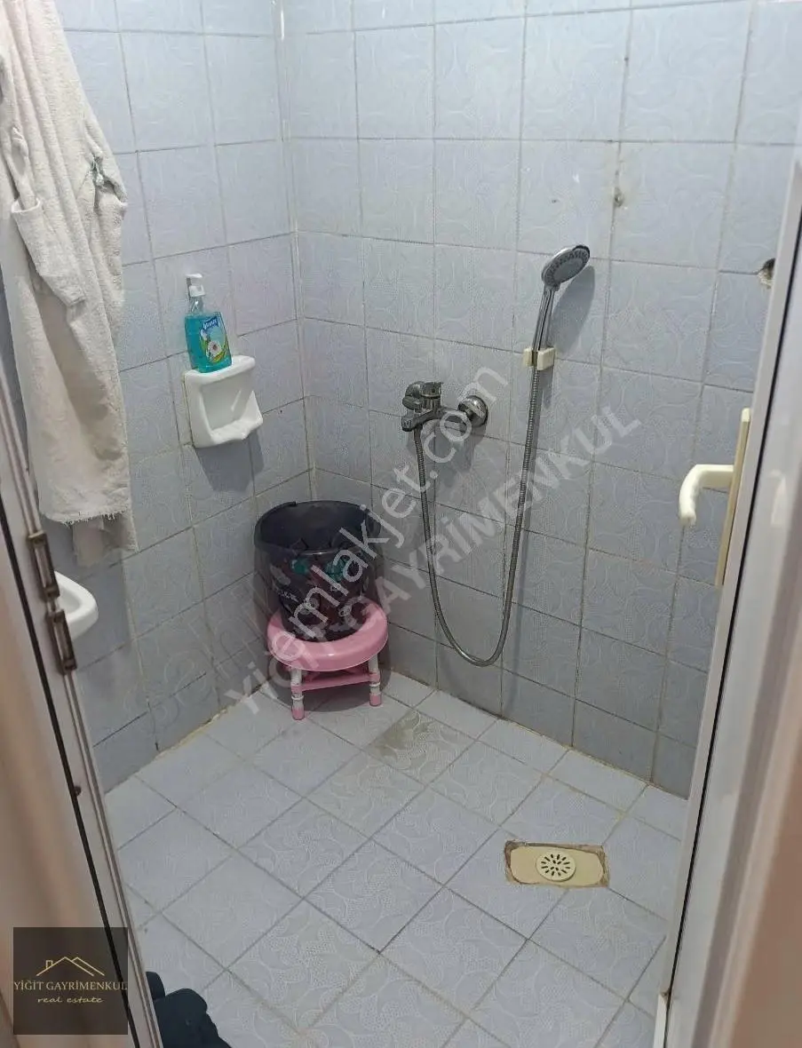 Küçükçekmece Söğütlü Çeşme De 2+1 Satılık - Görsel 2
