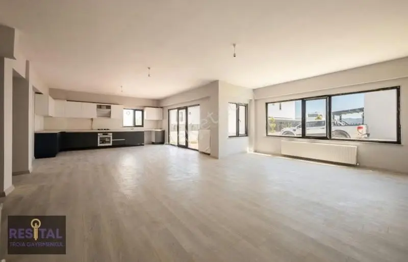 Çınarlıda Kiralık Geniş 5+1 Villa