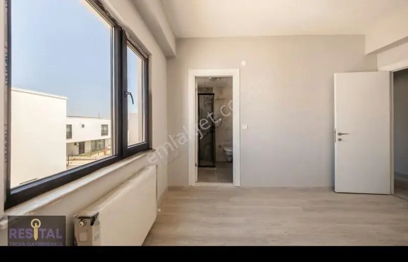 Çınarlıda Kiralık Geniş 5+1 Villa - Görsel 5