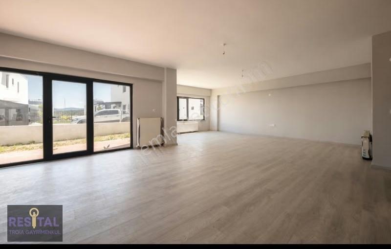Çınarlıda Kiralık Geniş 5+1 Villa - Görsel 16