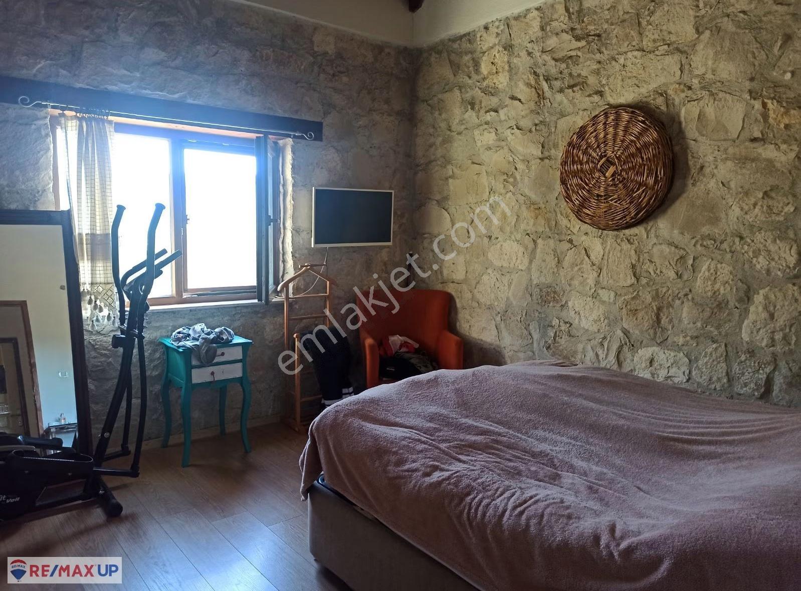 İzmir Karaburun Bozköy'de 2994 M² Arazili, 148 M² Taş Ev - Görsel 25