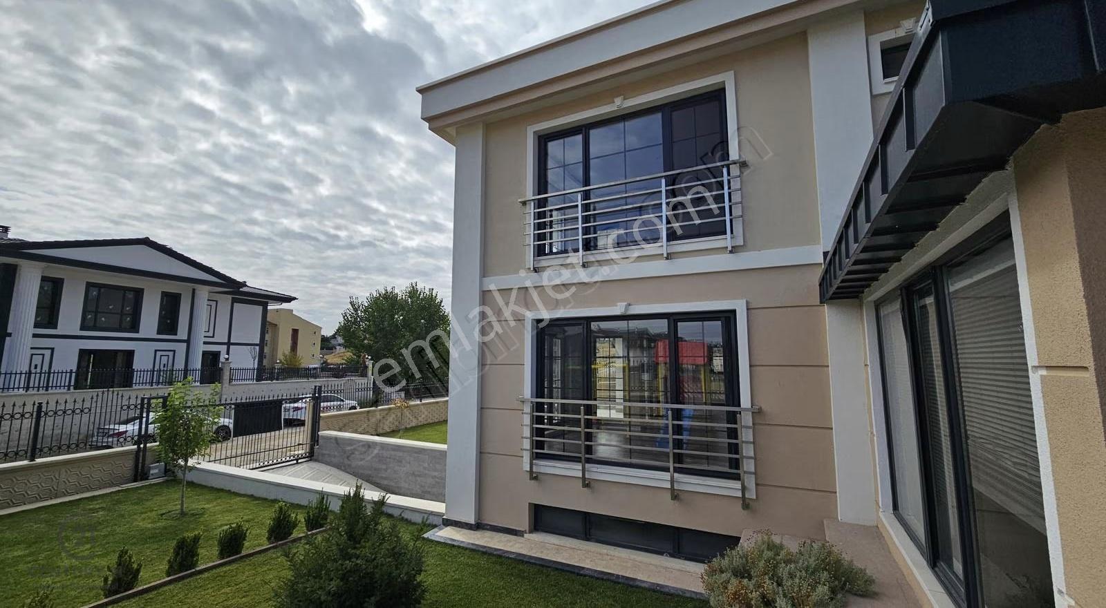 Güzelyalı Mahallesinde Lüks Satılık 5+2 Villa Fırsatı - Görsel 9