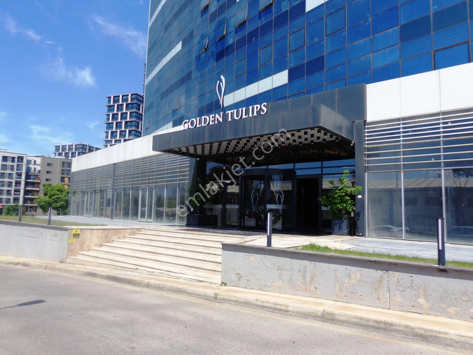 Kartal Golden Tulips 2 Yıllık 70m2 Mutfaklı Wc'li Kiralık İşyeri