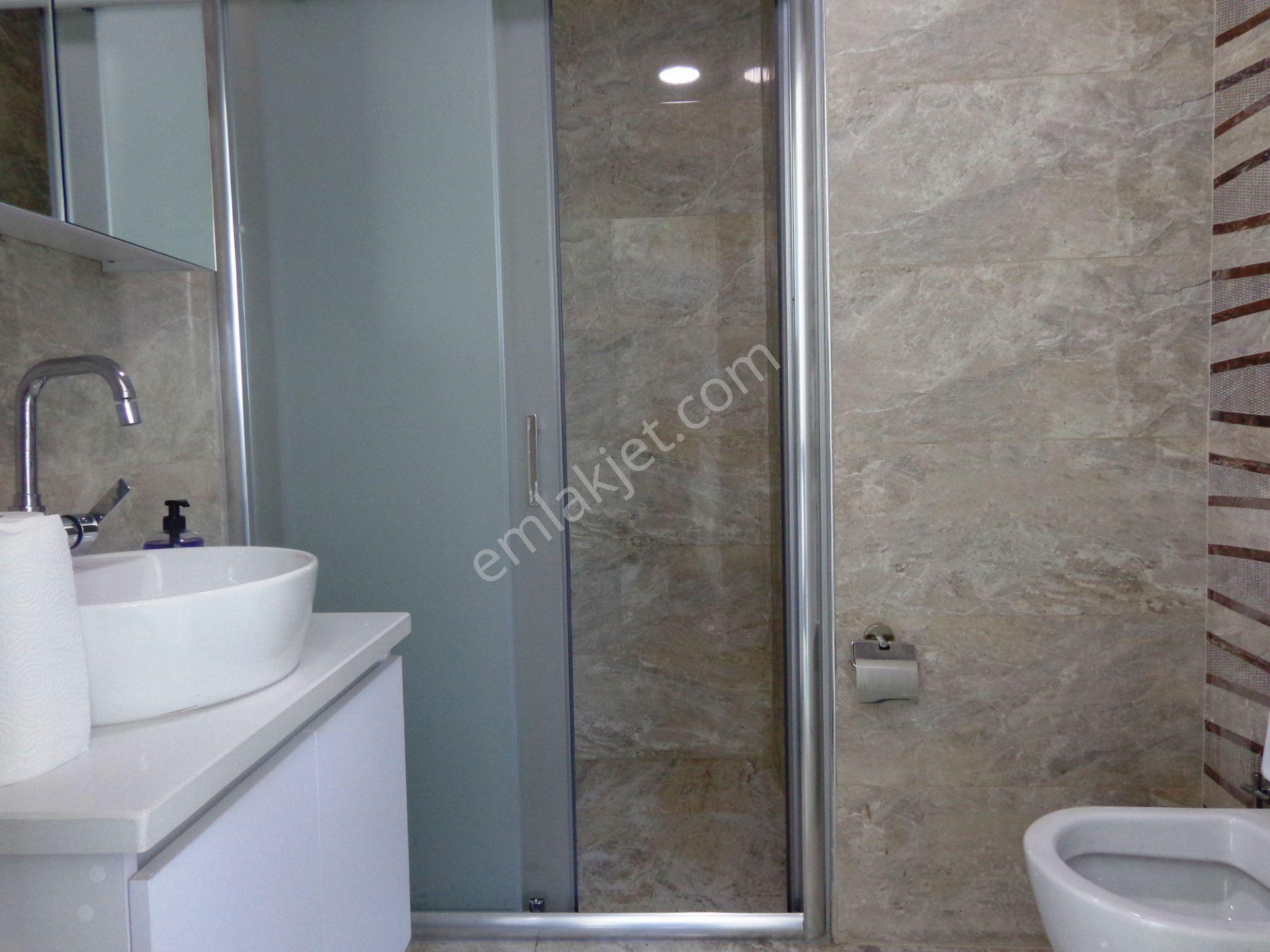 Golden Tulips Kartal'da 6.kat Şehir Manzaralı 1+1 Kiralık Ofis - Görsel 19