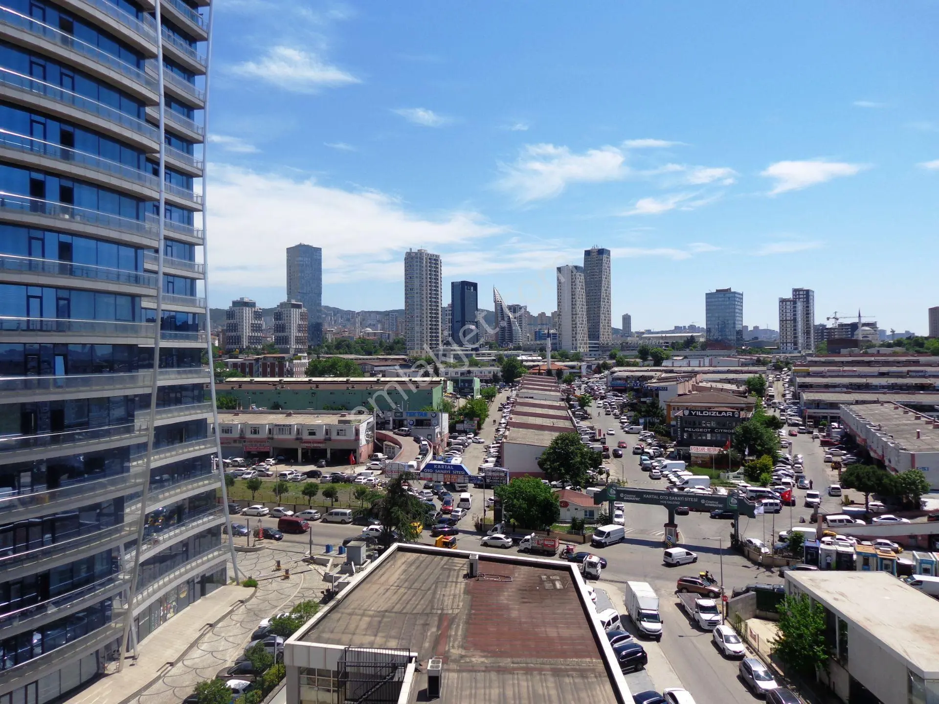 Golden Tulips Kartal'da 6.kat Şehir Manzaralı 1+1 Kiralık Ofis