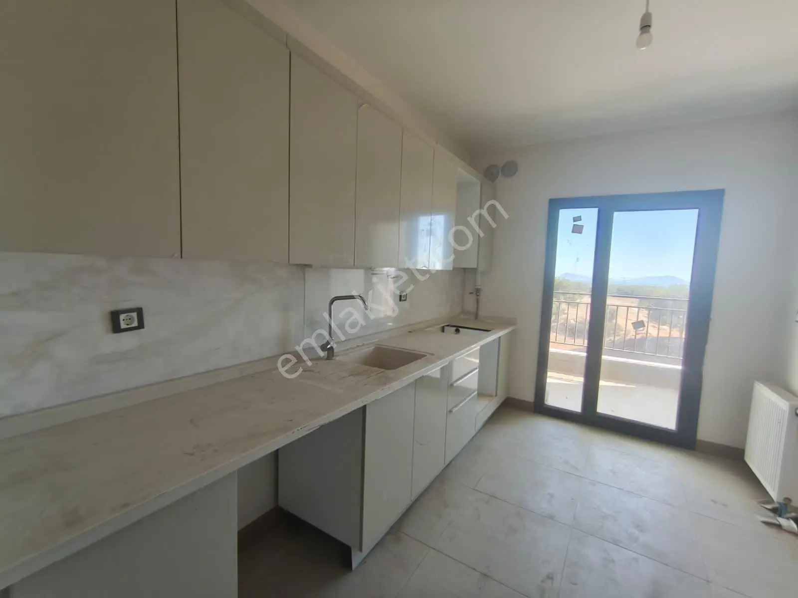 Adana Sarıçamda Göztepe 2+1 Kiralık Sıfır Kullanılmamış Yola Ve Okula Yakın Daire